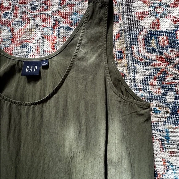 GAP Women's SAGE Green Top Sz M  Ties in front at waist ! - Picture 2 of 5
